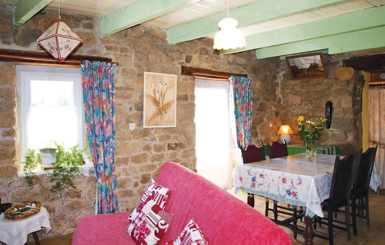 2 Bedroom Cozy Home In Plouaret Keraudy Дом отдыха