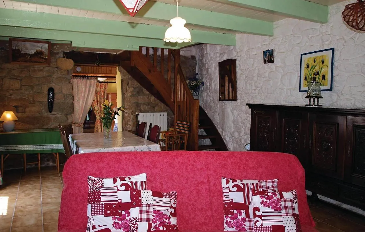 2 Bedroom Cozy Home In Plouaret Keraudy